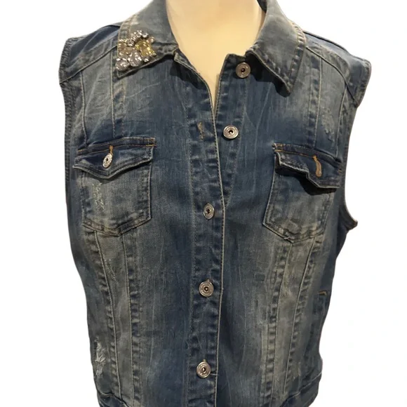 INC International Concepts Blue Denim Vest - Picture 1 of 3